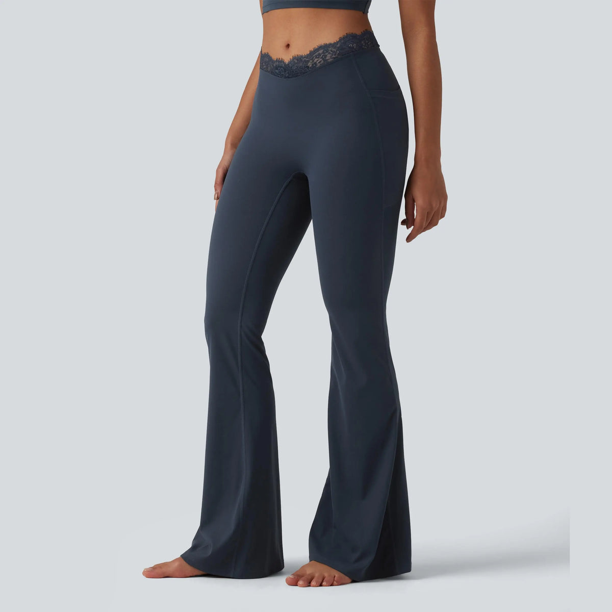 💥Hot Deal | Women's High-Waisted Flare Leggings - V-Waist, Contrast Trim & Pockets
